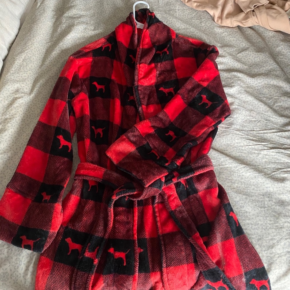Victoria’s Secret Robe 👘